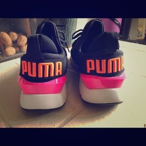 Puma sneakers great condition